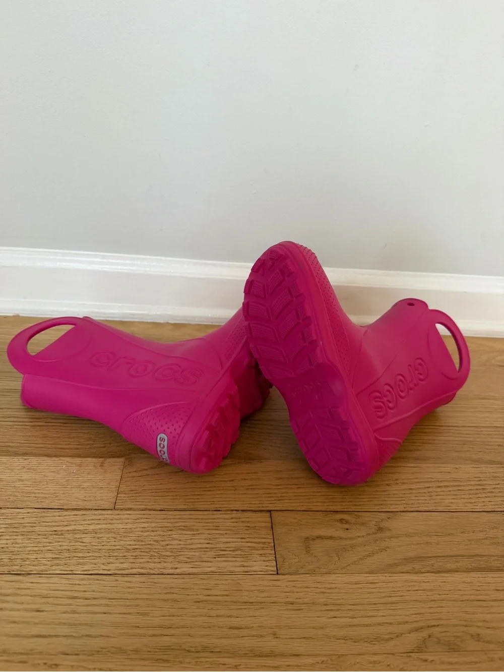 NEW Crocs Handle It Rain Boots Kids J1 Bright Pink Waterproof NWOT